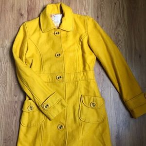 🧥YELLOW COAT 🧥